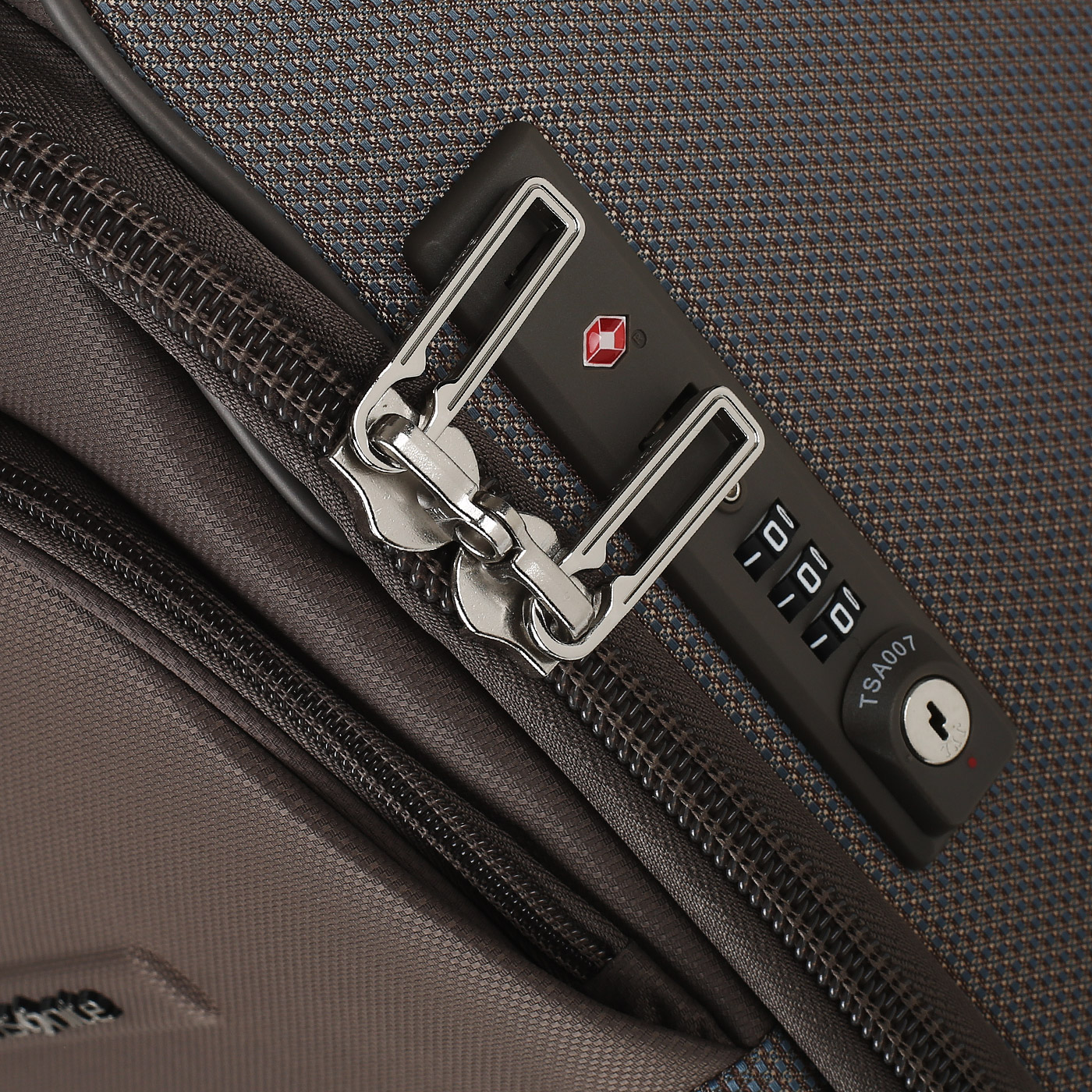Чемодан большой L тканевый с кодовым замком Samsonite B-Lite Icon
