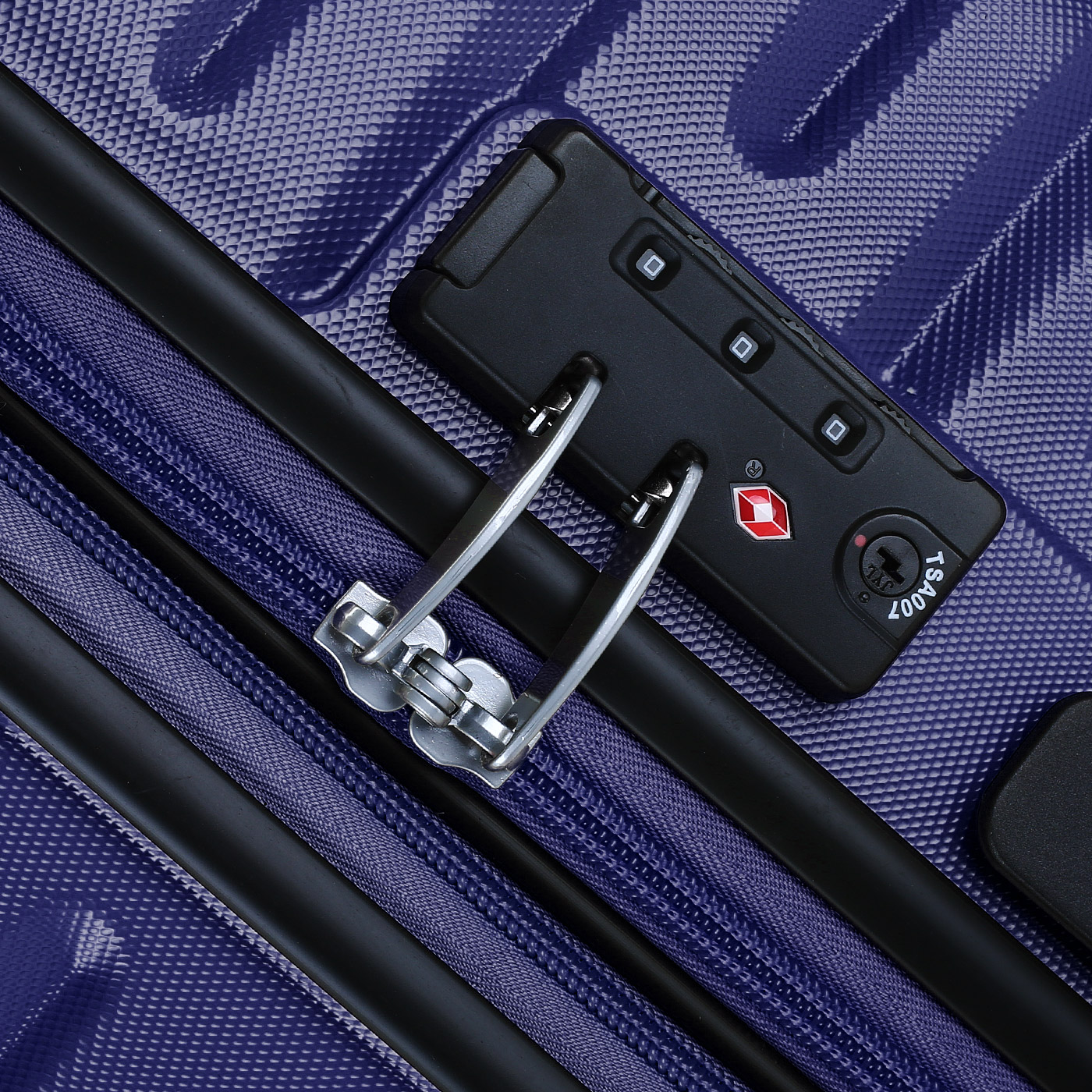 Чемодан большой L из ABS-пластика с кодовым замком American Tourister Aero Racer