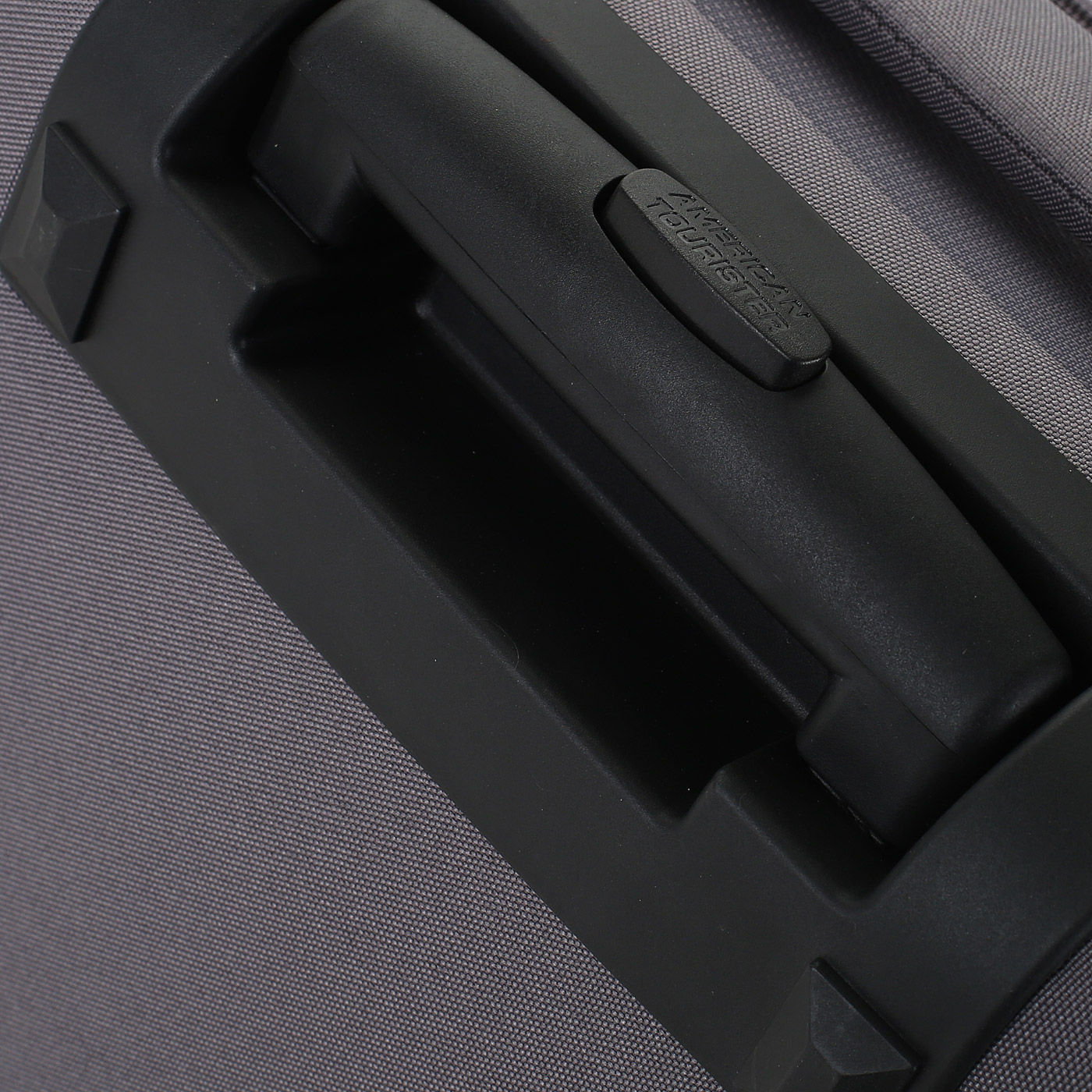 Чемодан для ручной клади тканевый с кодовым замком American Tourister Holiday Heat