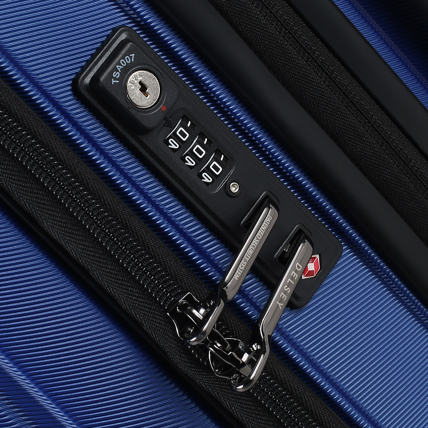 Чемодан средний M из поликарбоната Delsey Shadow 5.0