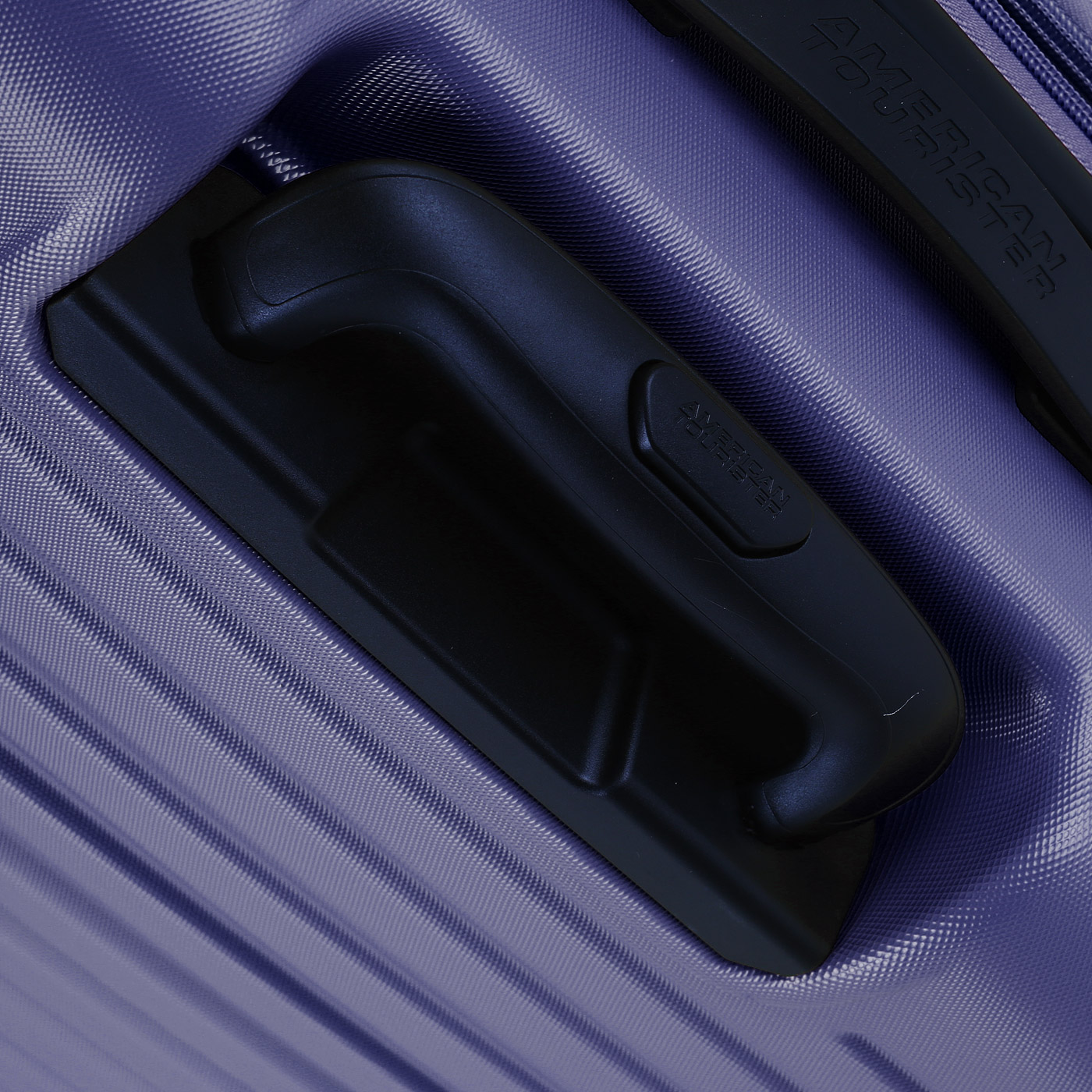 Чемодан большой L из ABS-пластика с кодовым замком American Tourister Aero Racer